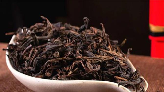 饮品|大红袍是红茶吗？在茶行业议论纷纷，大红袍到底是什么茶类？
