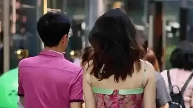 天真了，牵手胡总又有新职务，真是通天背景，级别不降反升