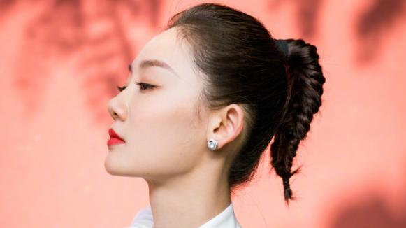 芳华|《芳华》三位女主角，走出了三条不同的人生