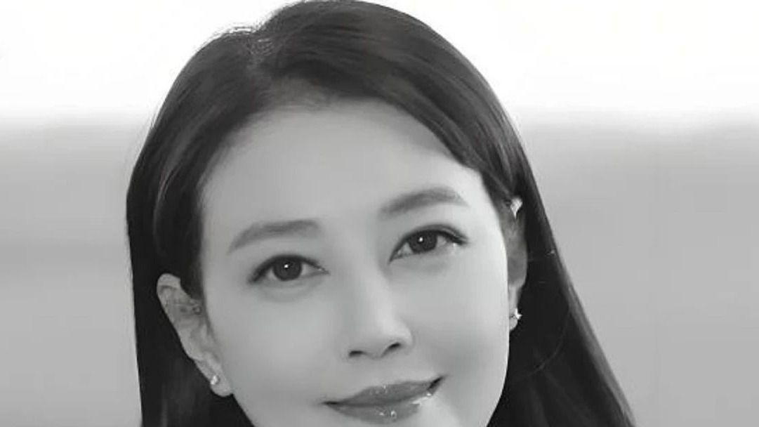 周海媚养的6条金毛, 消失前竟怪异举动频出, 这是在告别还是预兆？真相令人心酸