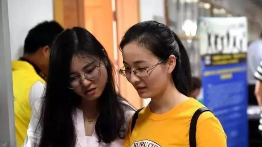 本科生|本科生就业不如专科生，国企尤甚，网友：先把“关系户”踢了再说