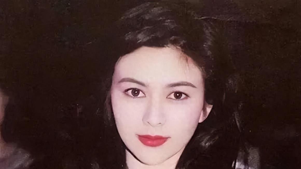 8岁关之琳自爆私生活：无性无爱，独守1.5亿豪宅，叛逆了一辈子