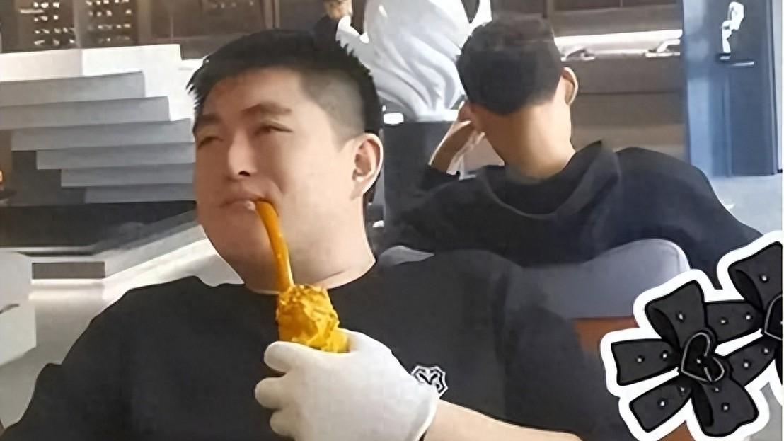 赵本山儿子：你们算哪根葱，我家的钱十辈子也花不完，还敢喷我？