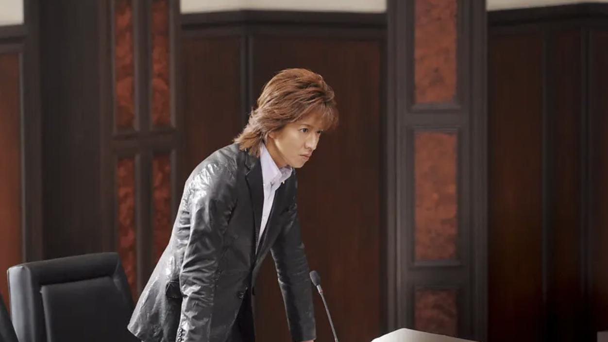 收视率破1，热依扎新剧开播引发热议，律政剧要有天花板了！