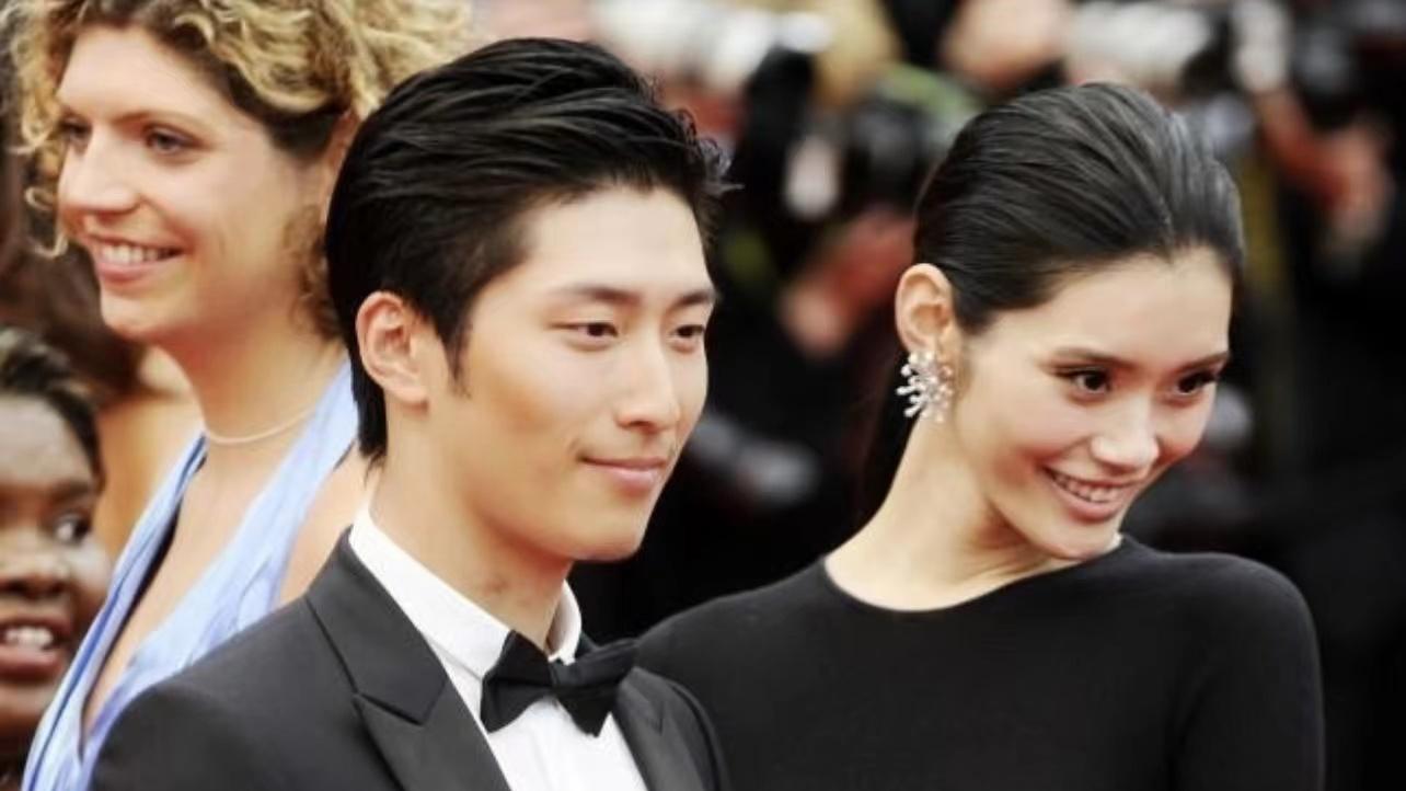 窦骁|窦骁和奚梦瑶分手后“嫁入”同一豪门，网友戏称：顶峰相见