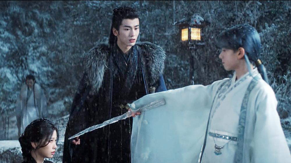 《云之羽》云为衫头发白咬了，公子羽人设差，可以恋爱脑但不能蠢