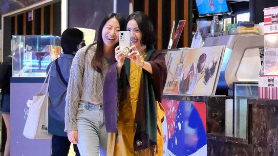 林依晨|林依晨为戏断发“短发新造型曝光”！超强童颜充满少女感