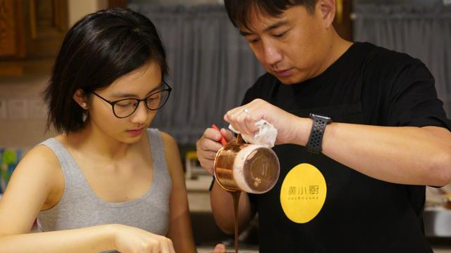 黄磊|明星家庭也有教育的参差，邓超在养女儿，黄磊仿佛在培养豪门儿媳