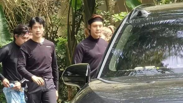 陈伟霆|《露营吧2》路透，37岁陈伟霆少年感十足，与33岁魏大勋对比明显