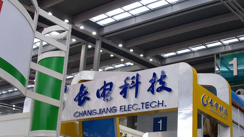 相机|站稳战略高地！中企公布喜讯，外媒：美国封锁了个寂寞