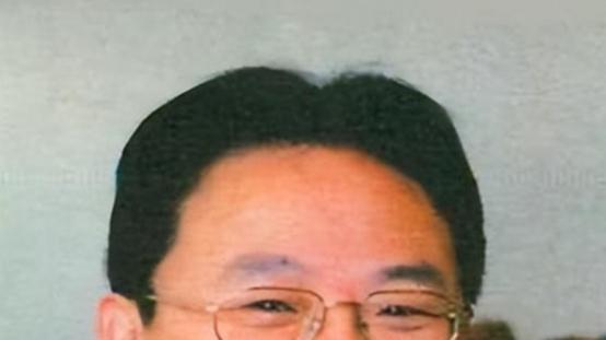 上海富豪跳楼身亡，妻子继承70亿遗产，14年狂赚310亿，至今单身