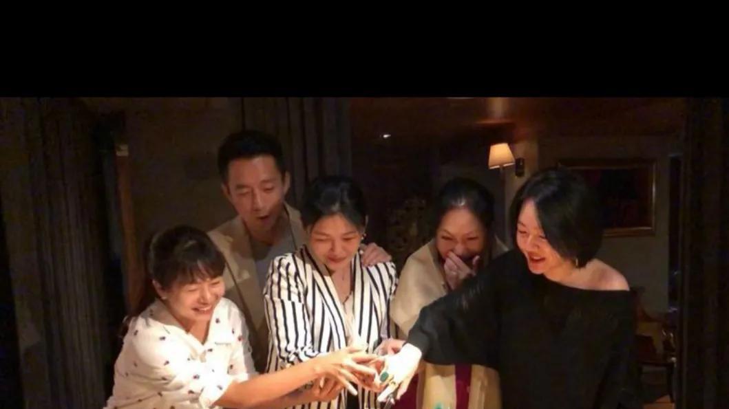 大S|黄春梅疑向张兰低头，默许大S依赖外人，不再对汪小菲指指点点