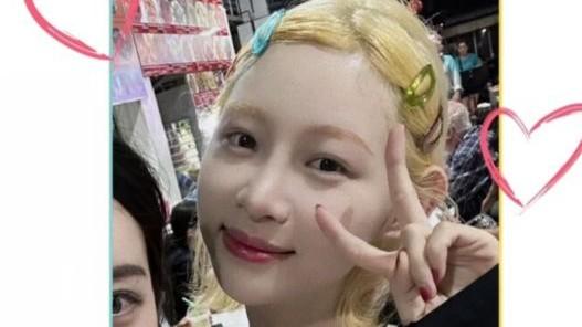 穿衣搭配|普吉岛偶遇网红痞幼，头发凌乱穿搭遭吐槽，近照浮肿被指不如素人