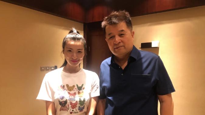 毕福剑罕现身香港捞金，观众冷清没坐满，环境差且设备破旧