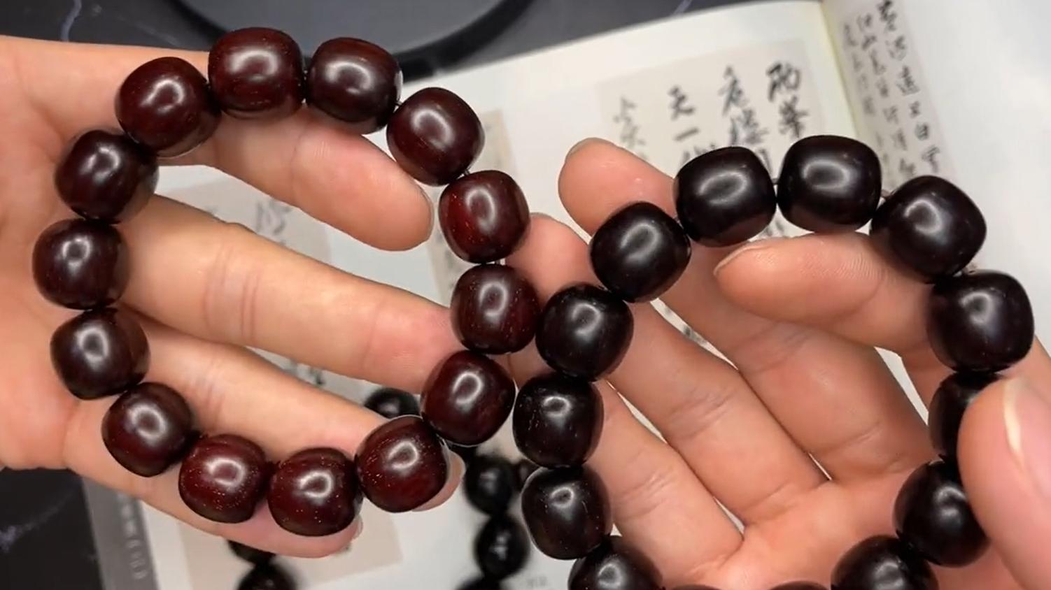 小叶紫檀|如何通过颜色，判断小叶紫檀的品质？