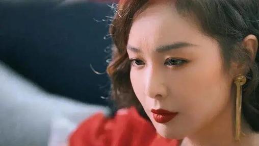 高叶|曾被富家养大低谷时遇贵人！靠《狂飙》出圈高叶妖艳魅惑