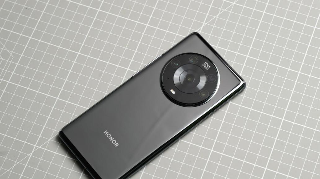 华为荣耀|从5999跌至3099，超曲屏+三主摄，荣耀顶级高端机卖价“腰斩”