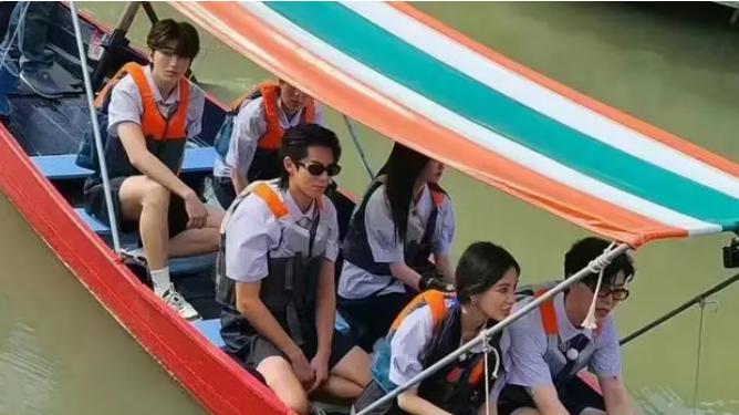 柯以敏|《奔跑吧》泰国路透，王鹤棣宋雨琦回归，白鹿的腿自带高光