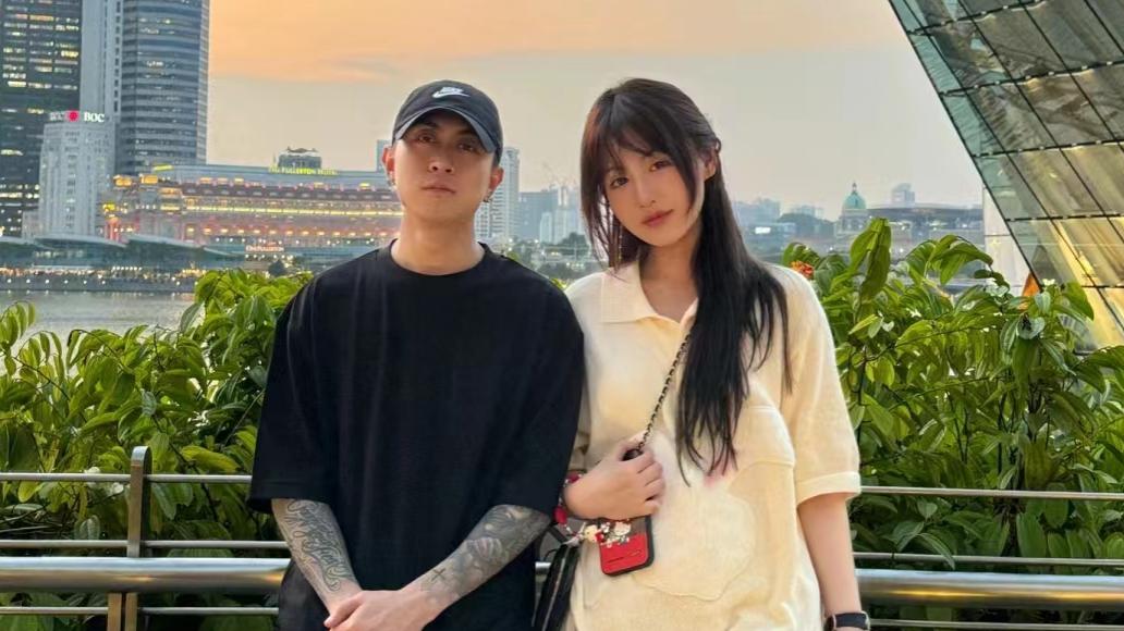 沪上皇秦奋晒合照：与妹妹一起合照，自称胖了不少