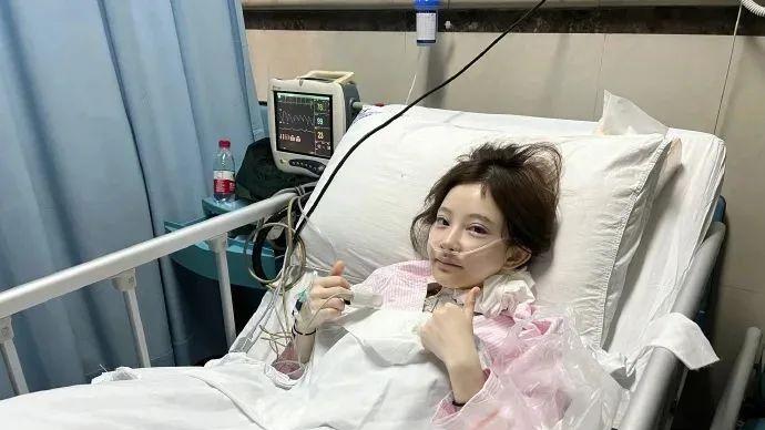 31岁冯提莫癌症晚期，病因曝光，令人惋惜...