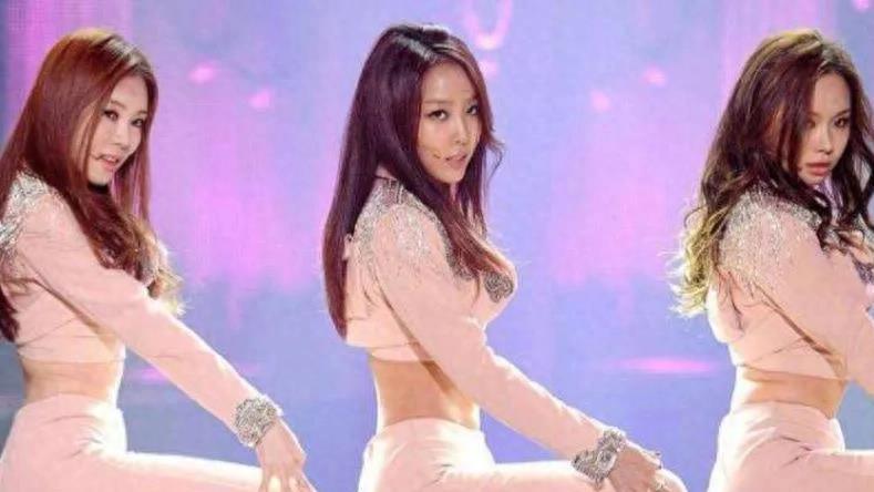 韩国女星在跳舞时发生意外，“奶子”突然掉到了肚子上