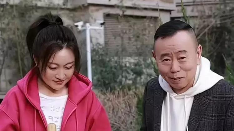 潘长江|潘长江：发文表示后悔，不该把女儿惯成一个巨婴，明天打算搬出家