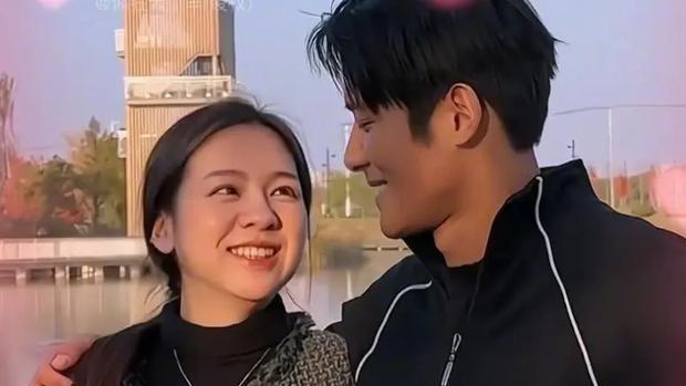 老婆跟王嘉尔手牵手亲密合影，大杨哥吃醋哭了一夜？大杨哥回应了