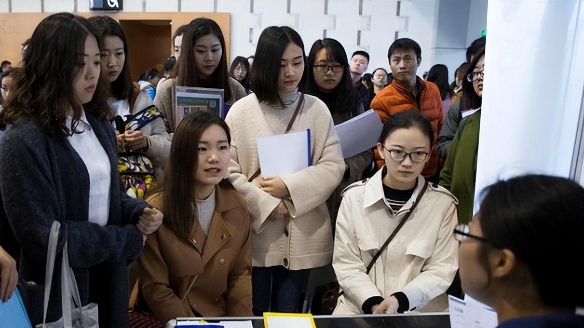 这四个专业毕业别急着读研，本科学历就够用，别傻傻浪费时间