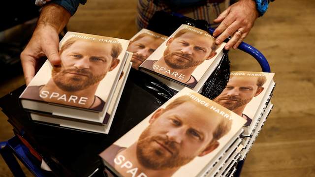 春晚|童话走样：哈里——混帐王子的背叛？