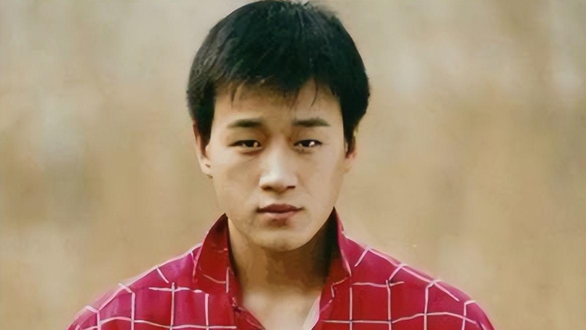 金主入狱，佟大为失踪2年！严屹宽一句话，再次将他推上了风口浪尖