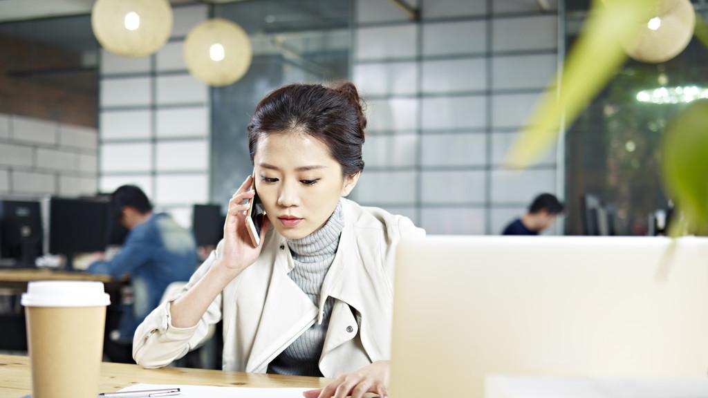 蜂蜜|职场“闲人”和“忙人”：你所谓的安逸，不过是神坑，坑人还坑己