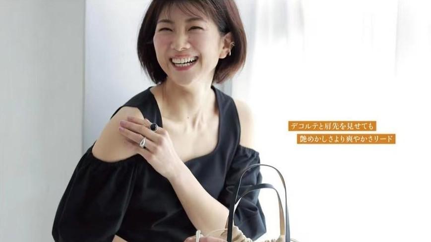 发型 40岁的女人更要重视发型，选择波波头和低盘发，大方利落又清爽
