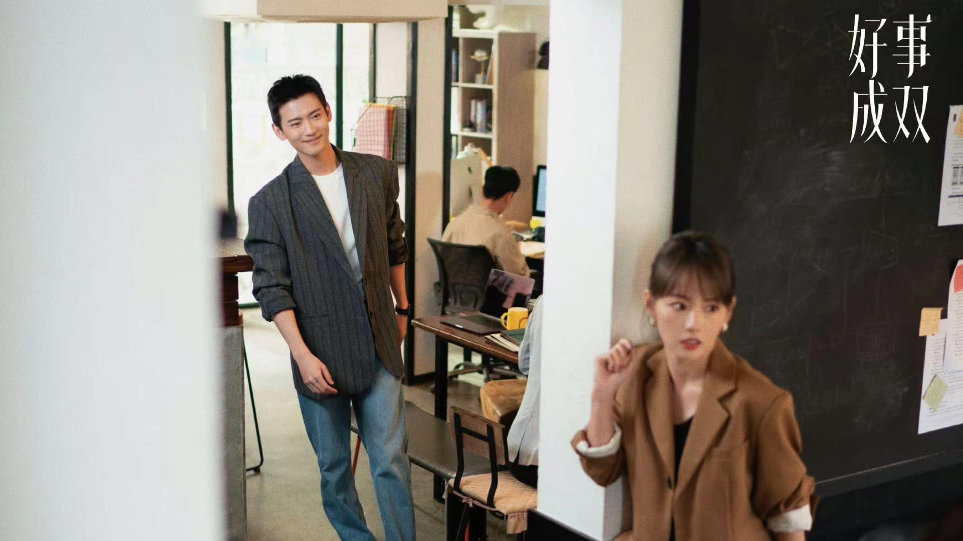 《好事成双》：躲过了深情男主黄晓明，却被28岁打酱油的“小金城武”惊艳