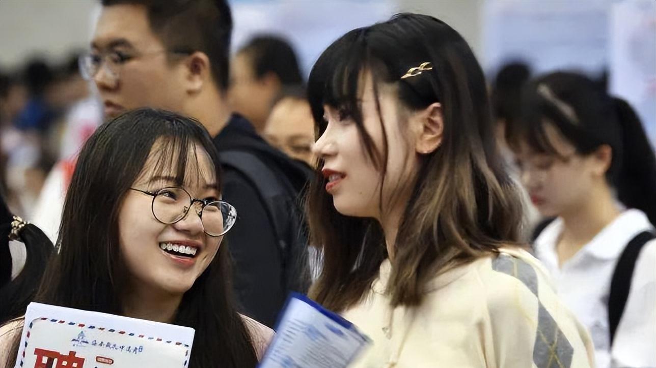 多管闲事|“多管闲事”，公司要求员工晨跑引热议，负责人公开回应质疑