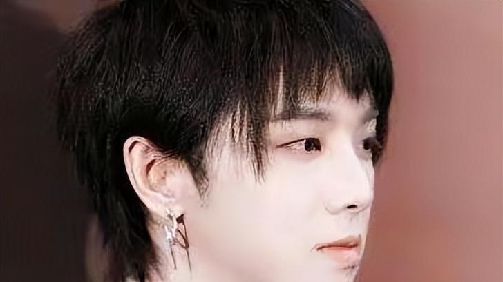 瞒不住了，张碧晨华晨宇和平分手只是假象，果然和许晴有关？