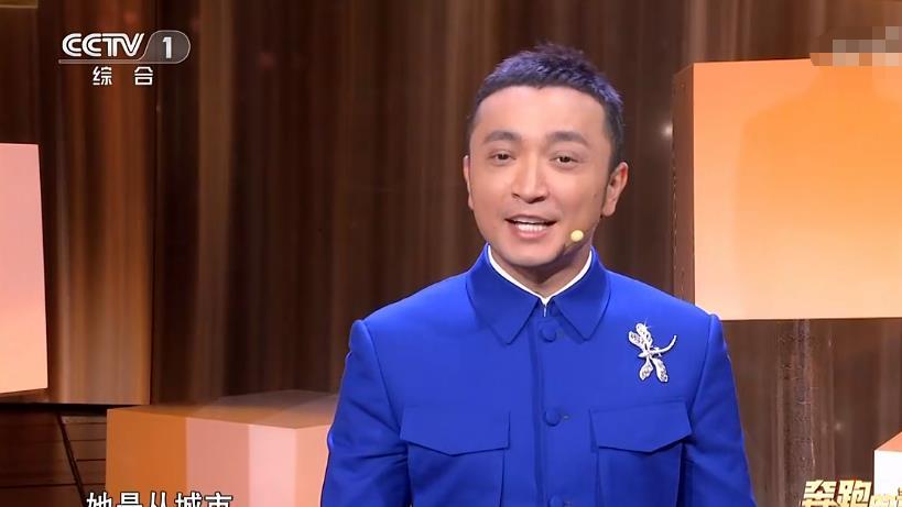 毛晓彤|五四晚会：陈晓的星星眼太勾人，被毛晓彤美到了