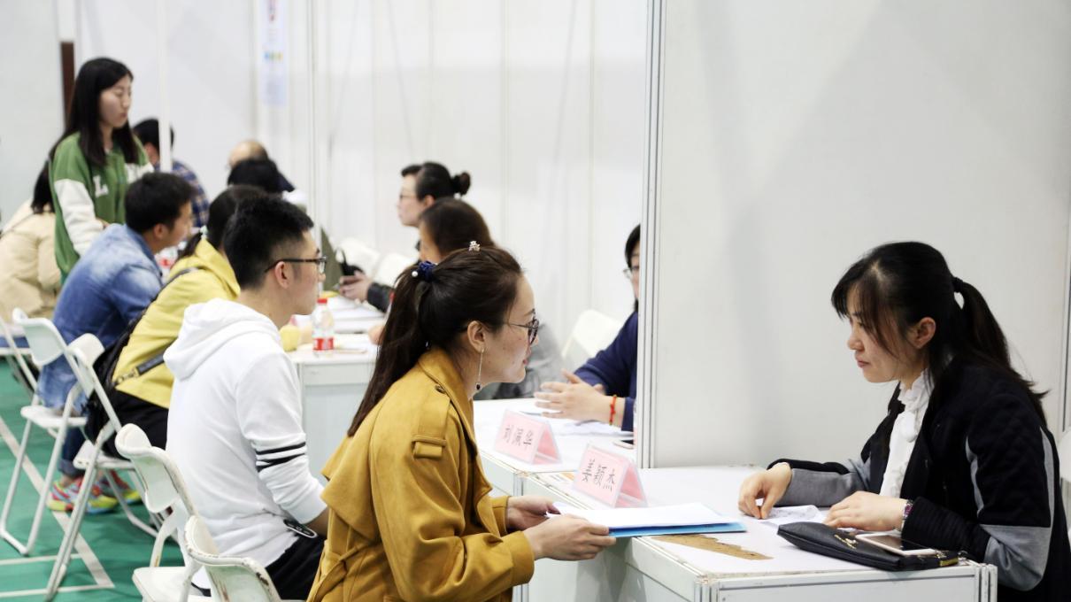 大学|毕业后才明白，“社恐”的人应尽早放弃这些职业，没必要迎难而上