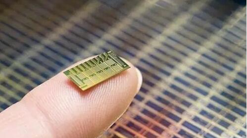 一加科技|长江存储大批裁员，华为手机就有8G内存，原因公布了