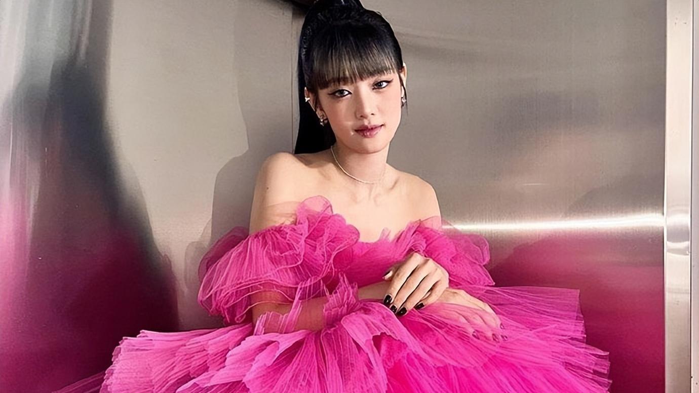 minnine是中泰混血儿吗？详细个人资料一览，妥妥白富美呀