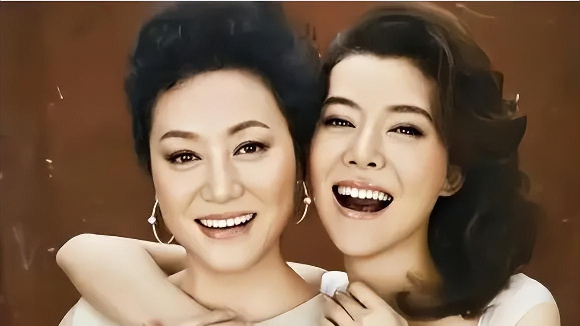 43岁车晓鼻子朝天像猪鼻，网友：和“肥头大耳”的前夫越来越像！