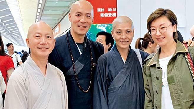 回顾：知名港星出家13年，衣服残旧胡子白，在李嘉诚捐建寺庙修行