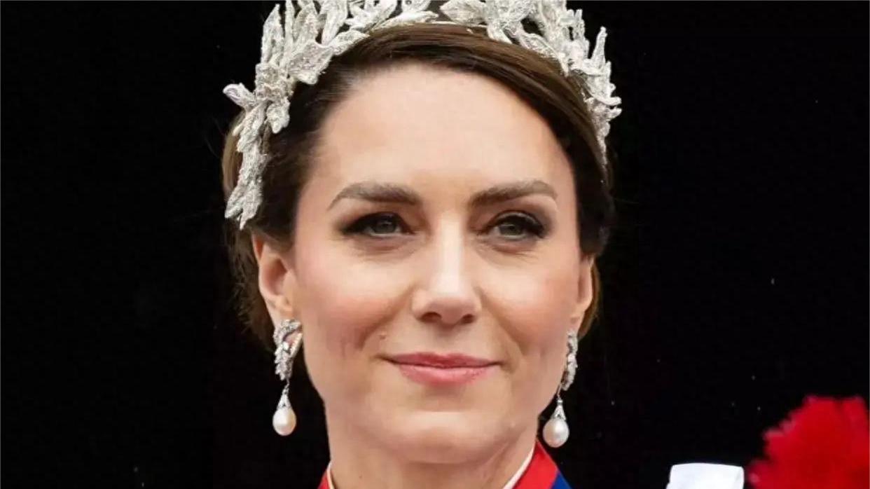 全程黑脸！凯特首次被拍到生气，网友：事关夏洛特公主很难不在意！