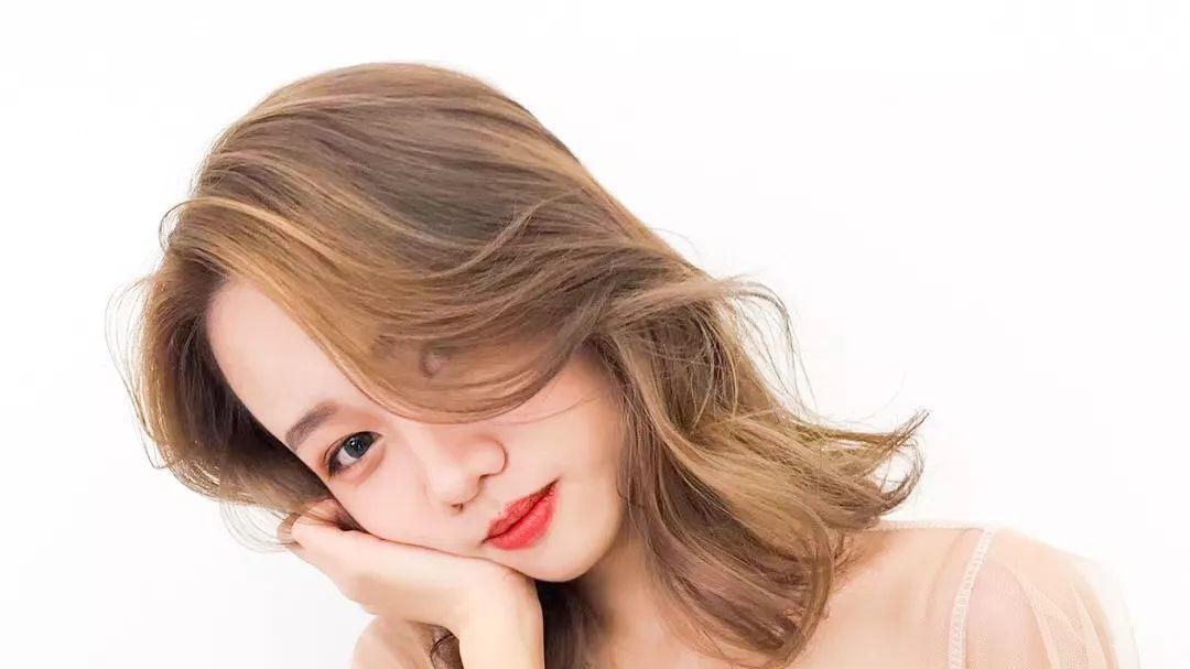 李一桐 自信的女人才是最美