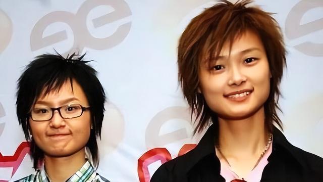 香港这一夜，李宇春的“遮羞布”被周笔畅一把扯下