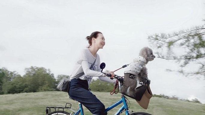 张曼玉“出山”拍广告　强调要爱自己