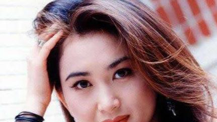 温碧霞|56岁温碧霞晒泳装照！开十几级美颜，一肚子赘肉满脸皱纹仍不服老！