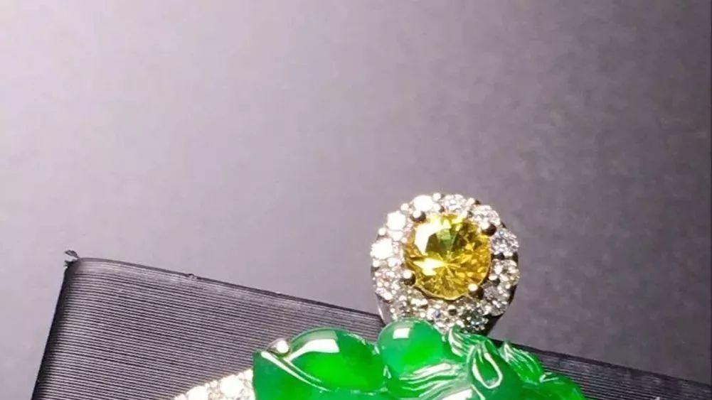 翡翠|翡翠的上蜡和浸蜡，是一样的吗？分不清会吃亏？！