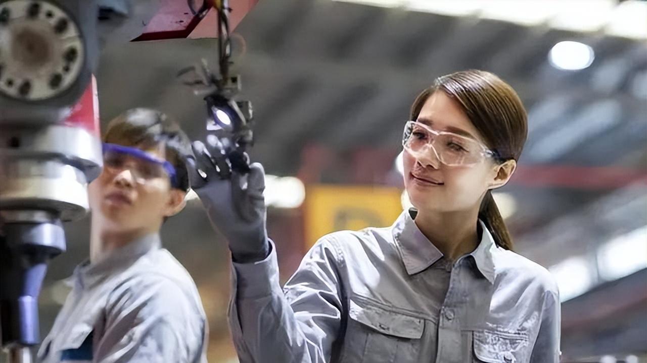 上海市|十条要求、两千月薪，如此低薪招聘，985、211大学生的尊严何在？