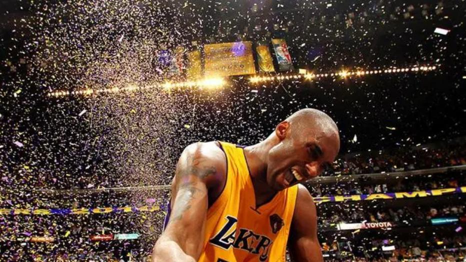 科比·布莱恩特|科比勇敢坚韧、沉着冷静，他的职业生涯不仅仅是一个巨星的传奇