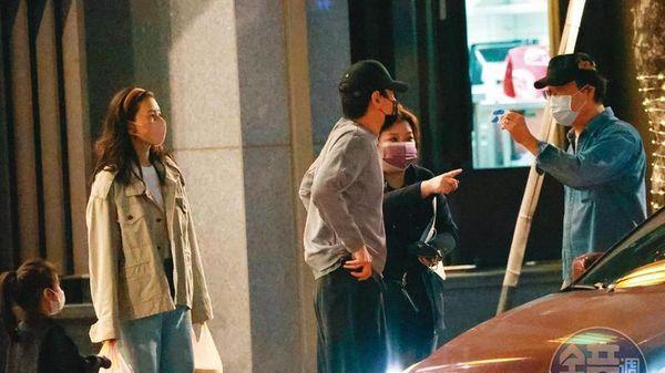 赵又廷|高圆圆「手提2大袋食物」超懂媳妇之道赵又廷返台一家5口享天伦